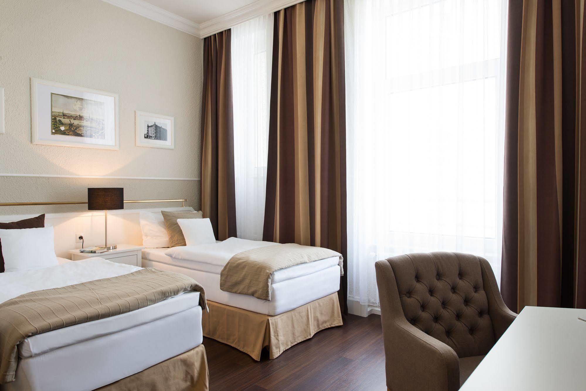 Hotel Штральзунд Экстерьер фото