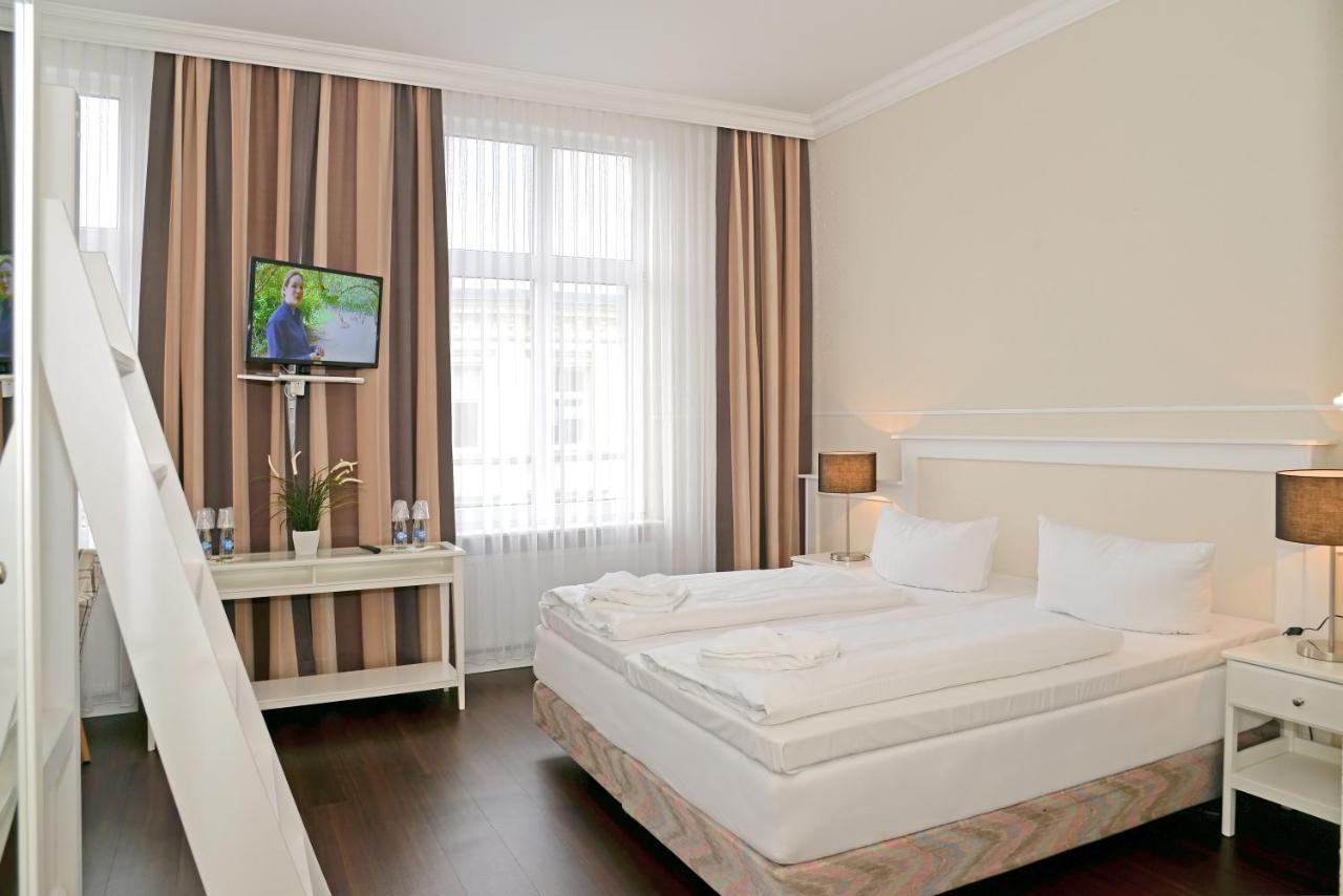 Hotel Штральзунд Экстерьер фото