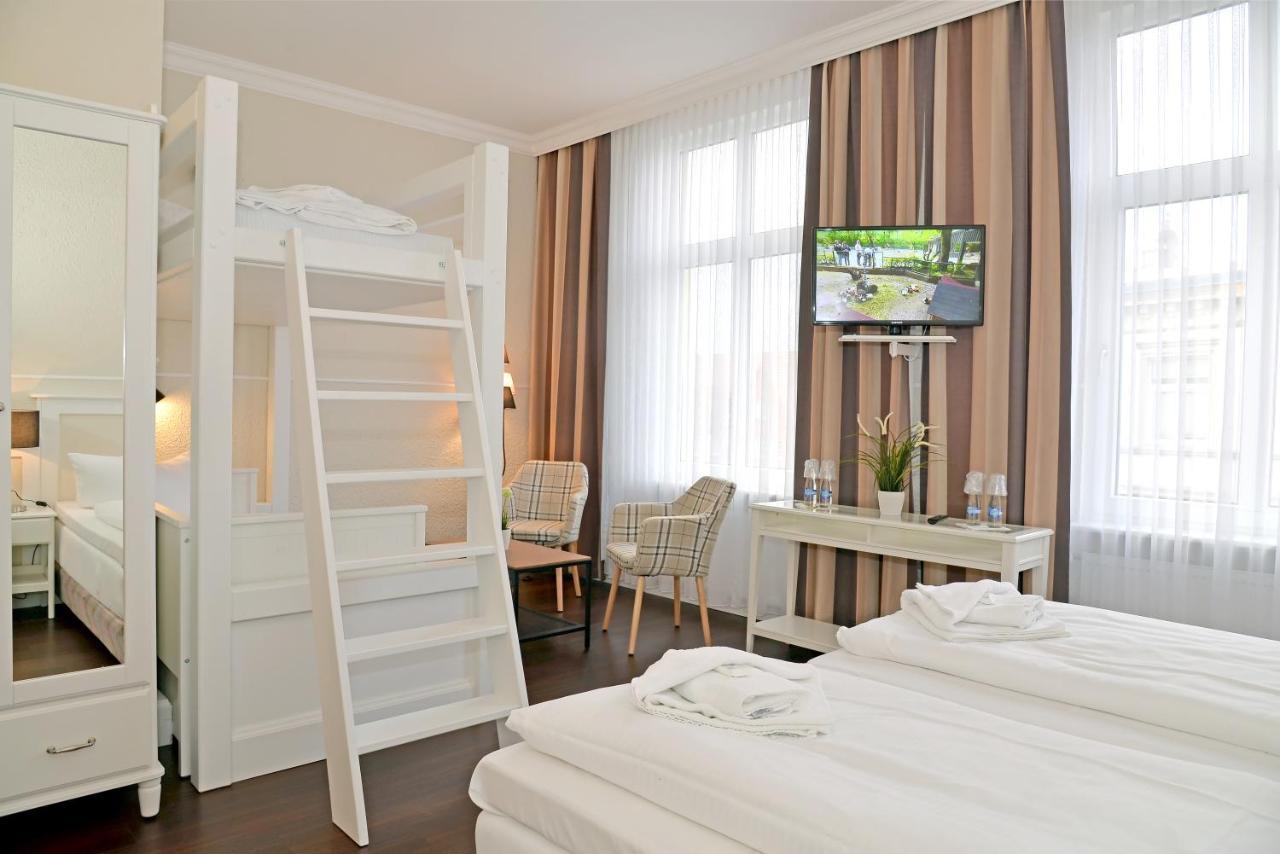 Hotel Штральзунд Экстерьер фото